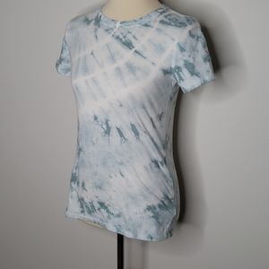 🔱 Women's vintage wash GAP tee